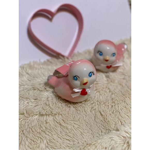 Target Spritz Ceramic Valentine’s Day 2023 Pink Retro Love Birds Pair - Picture 2 of 5
